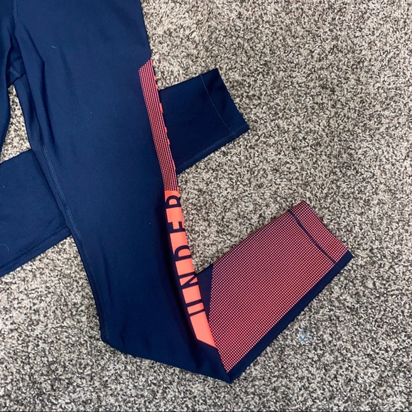 UA Heatgear compression leggings - Picture 4 of 12